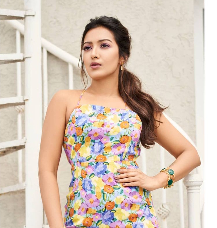 Catherine Tresa was born on September 10, 1989, in Dubai, United Arab Emirates. She was raised in a Malayali family with roots in Kerala. 