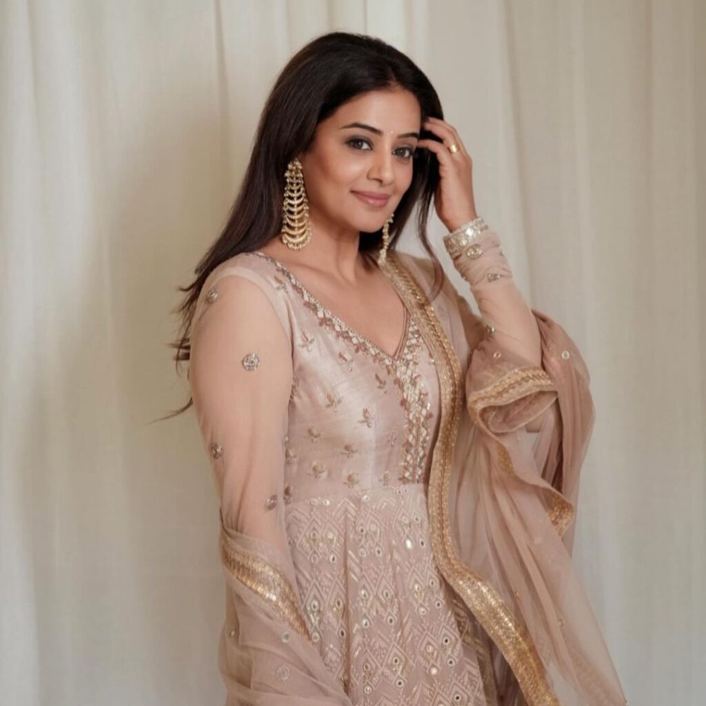 Priyamani was born on June 4, 1984, in Bangalore, Karnataka, India. She was raised in a Tamil-speaking family with roots in Palakkad, Kerala. Priyamani's father, Vasudeva Mani Iyer, is a businessman, and her mother, Latha Mani Iyer, is a former national-level badminton player. Growing up in a culturally diverse environment, Priyamani developed a passion for acting and performing arts from a young age, inspired by her mother's sporting achievements and the vibrant artistic heritage of South India.